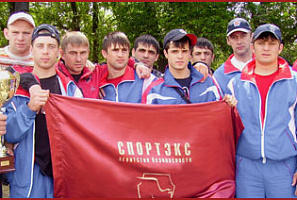 Поздравляем спортсменов и тренера Лысенко Юрия Ивановича...